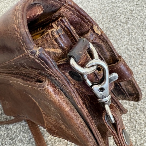 Chic Brown Leather Crossbody Bag - Picture 10 of 13